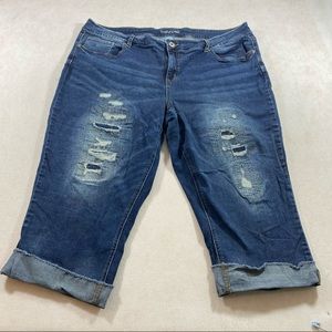 Maurices denim Capri Pants Sz 24 Distressed embroidered pockets capris p…